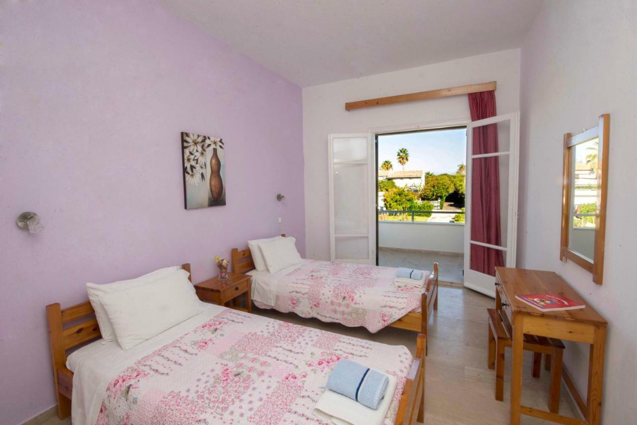 Acharavi Breeze * Acharavi (Corfu)